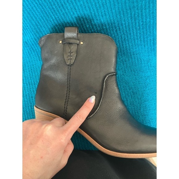 NWOT Bass & Co Sophia Black Leather Pull On Heeled Booties Size Women's 9.5 - Picture 9 of 10